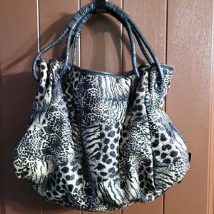 👜 Chinese Laundry Bag